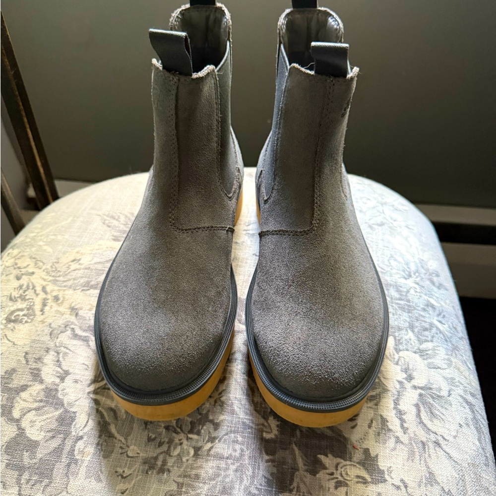 Sorel hi-Line Chelsea Gray Boots